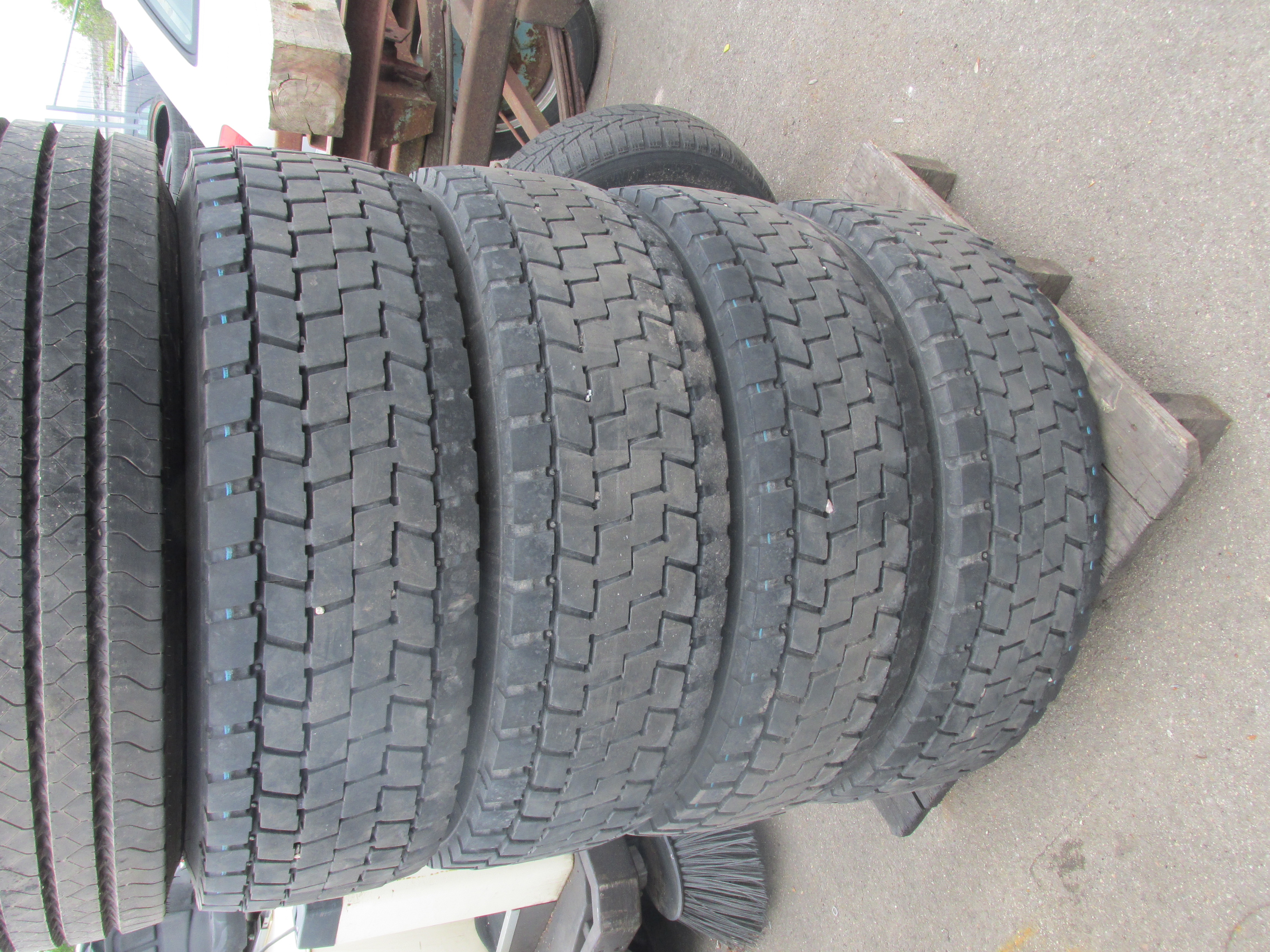 Räder 265/70R19,5